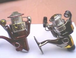 vand 2 mulinete de firma