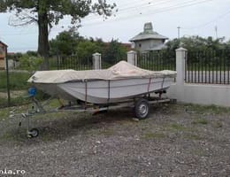 Barca trimaran+peridoc+motor