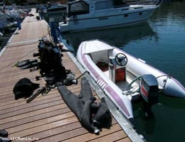 Vand barca cu motor plus peridoc