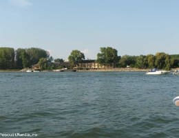 Inchiriez barca cu motor pt pescuit sportiv in delta dunarii