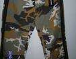 vand pantaloni camuflaj