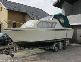 Barca cu cabina, motor si peridoc