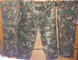 pantaloni de camuflaj