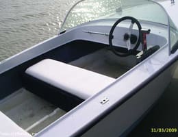 Vanda barca cu motor