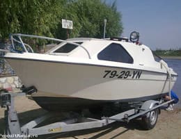 vand barca cu dormitor