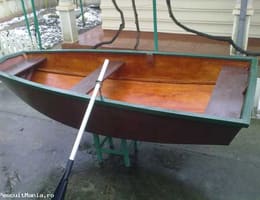 vand barca placaj laminata cu fibra sticla,vasle incluse,usoara ,se transporta pe masina,L=2,34 l=1,05,productie proprie