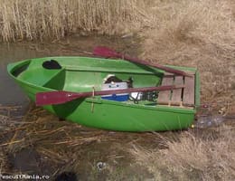 Vand barca de fibra 2 persoane