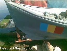 Vand lotca din fibra  cu motor 6,10 m de pescuit