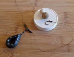 Ghidul monturilor de pescuit la crap: Ronnie Rig, Blowback Rig și Helicopter explicate pas cu pas